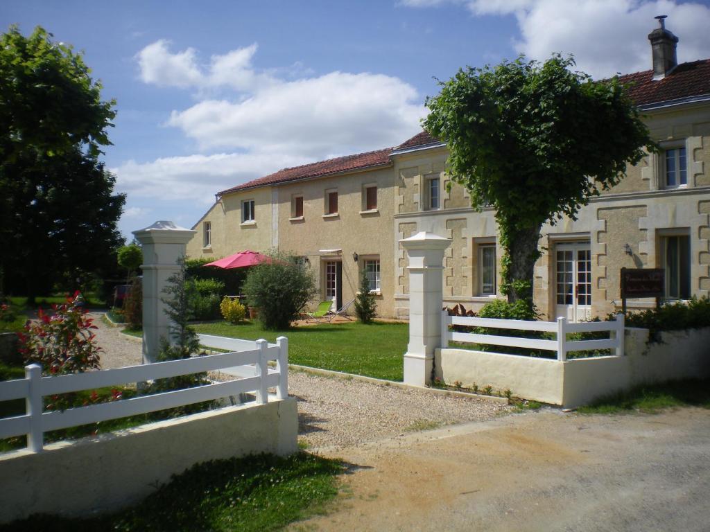 Val-de-Livenne Domaine Des Tilleuls מראה חיצוני תמונה